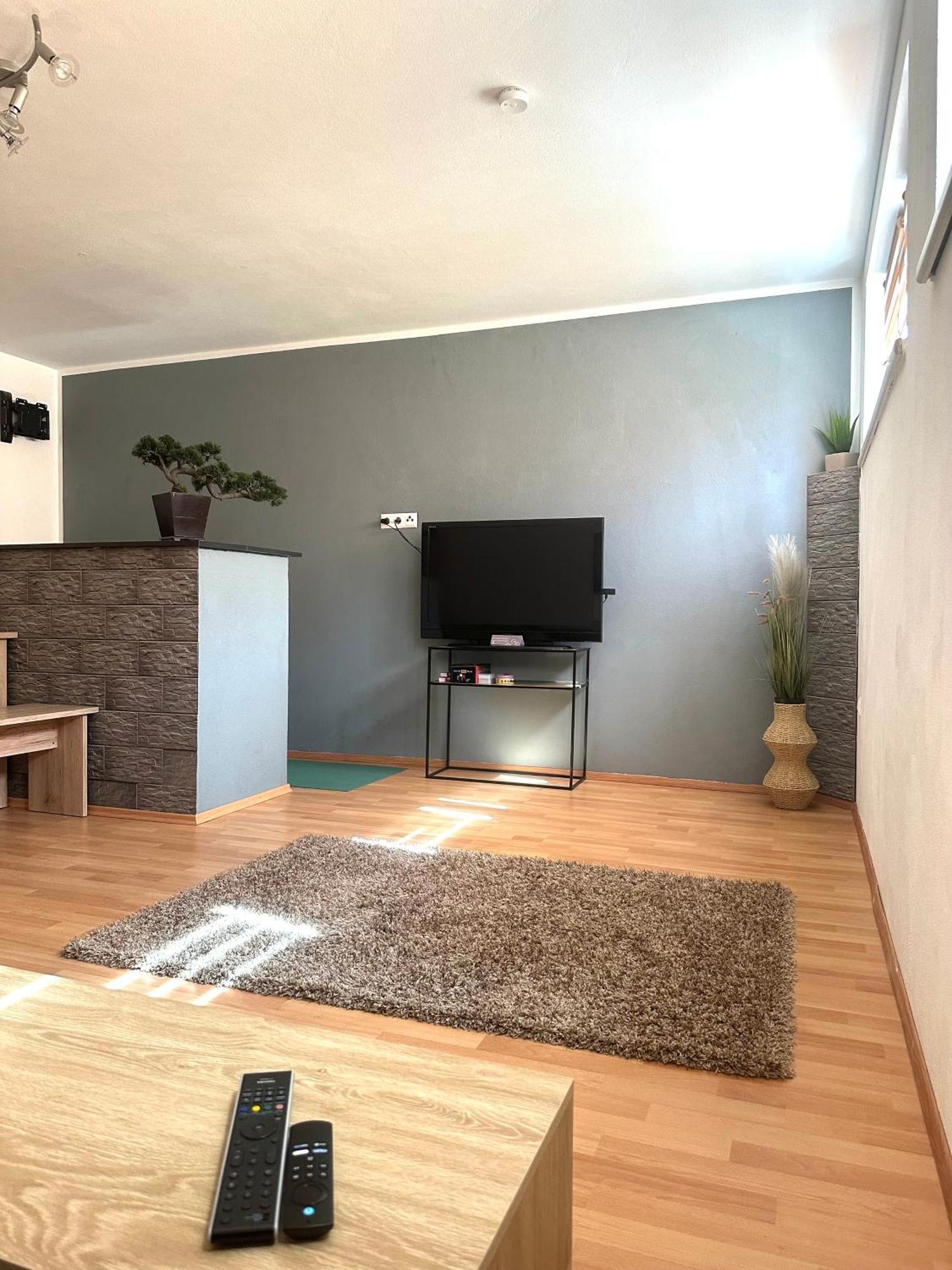 Kleine Wohnung Im Moelltal Penk Kültér fotó